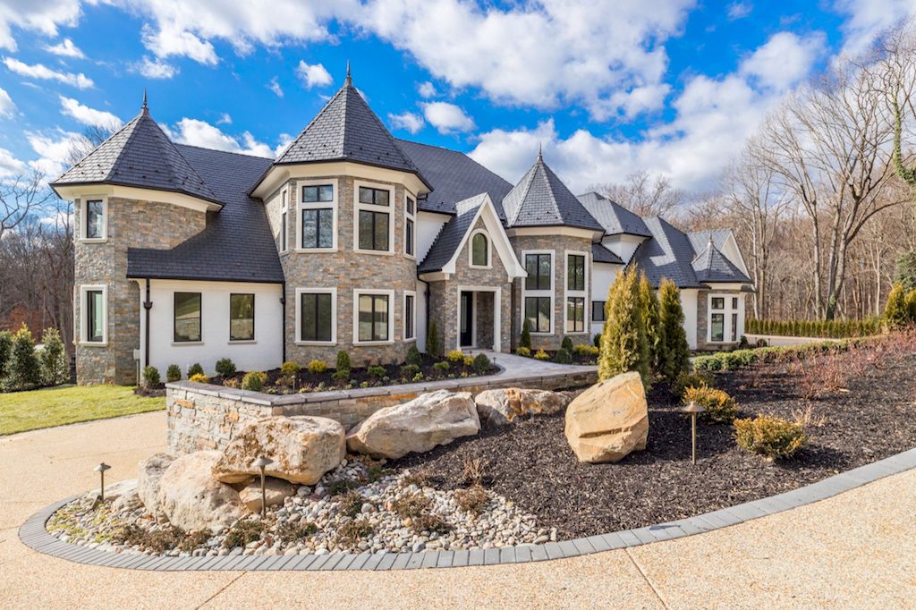 The Home in Virginia is a luxurious home incorporating smart home technologies and amenities now available for sale. This home located at 1332 McCay Ln, McLean, Virginia; offering 06 bedrooms and 10 bathrooms with 13,722 square feet of living spaces.