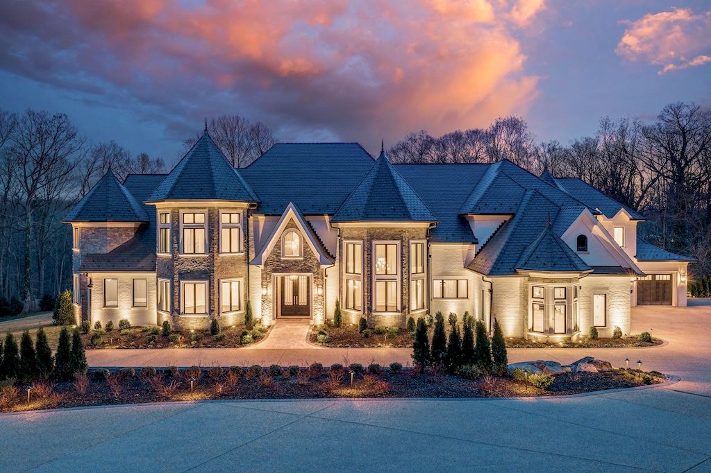 The Home in Virginia is a luxurious home incorporating smart home technologies and amenities now available for sale. This home located at 1332 McCay Ln, McLean, Virginia; offering 06 bedrooms and 10 bathrooms with 13,722 square feet of living spaces.