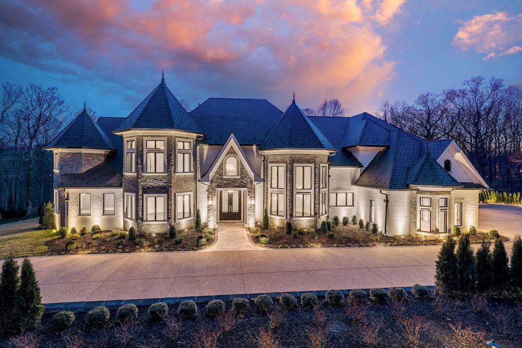 The Home in Virginia is a luxurious home incorporating smart home technologies and amenities now available for sale. This home located at 1332 McCay Ln, McLean, Virginia; offering 06 bedrooms and 10 bathrooms with 13,722 square feet of living spaces.