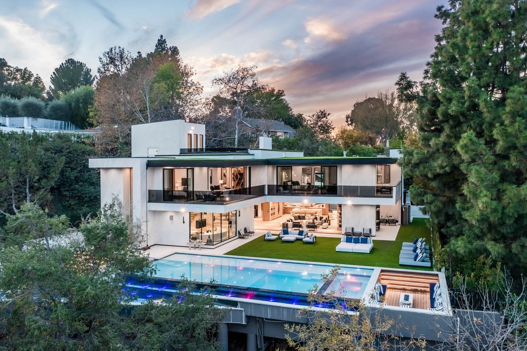 The Home in Encino is a newly constructed contemporary modern masterpiece located in the coveted Royal Oaks now available for sale. This home located at 4021 Royal Oak Pl, Encino, California