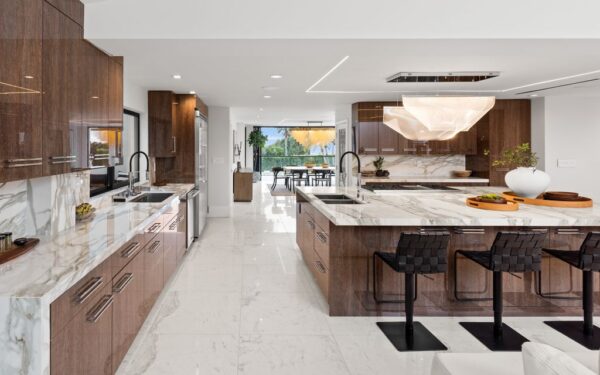 $8.999M Newly Rebuilt Home in Malibu Embodies The Pinnacle of Luxury