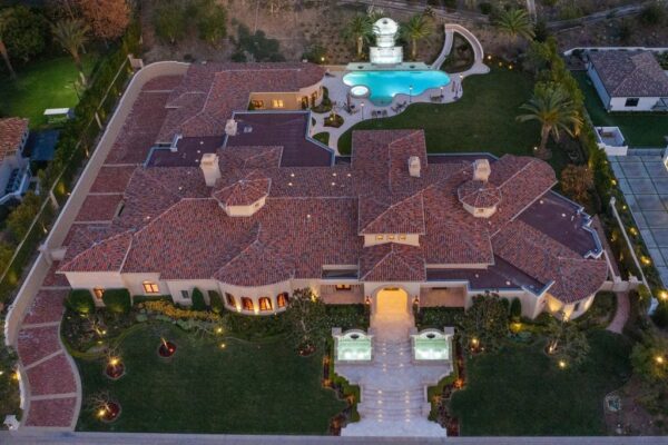 One of A Kind Home in Calabasas with Unparalleled Quality and Design