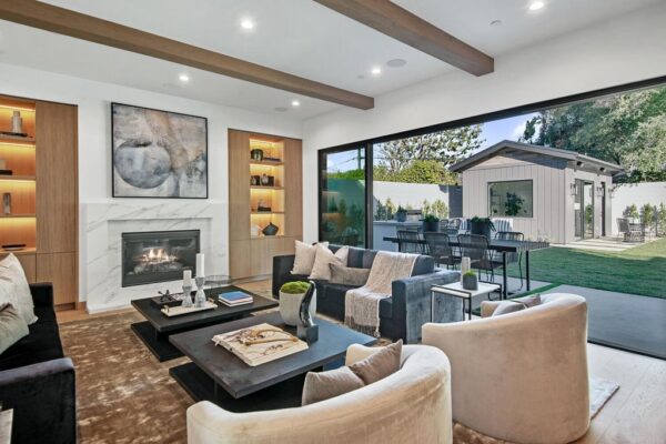 $3,599,900 Phenomenal Architecturally Designed Home in Valley Village