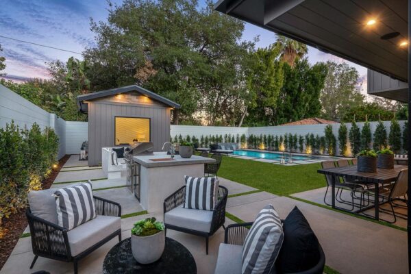 $3,599,900 Phenomenal Architecturally Designed Home in Valley Village