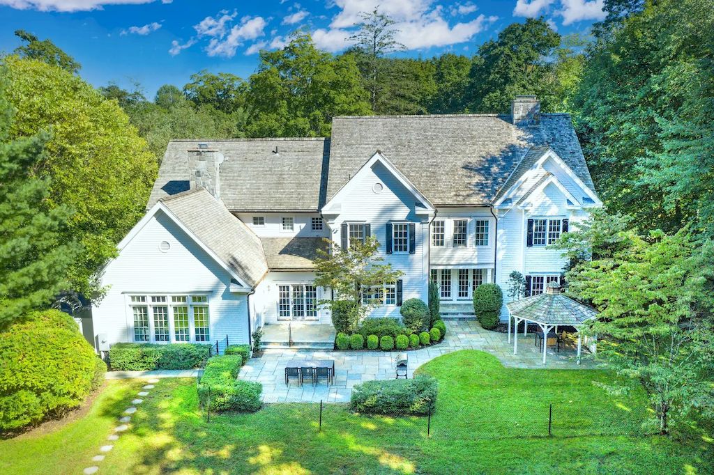 The Home in Connecticut is a luxurious home conveying sophisticated elegance now available for sale. This home located at 62 Brookridge Dr, Greenwich, Connecticut; offering 06 bedrooms and 08 bathrooms with 7,605 square feet of living spaces. 