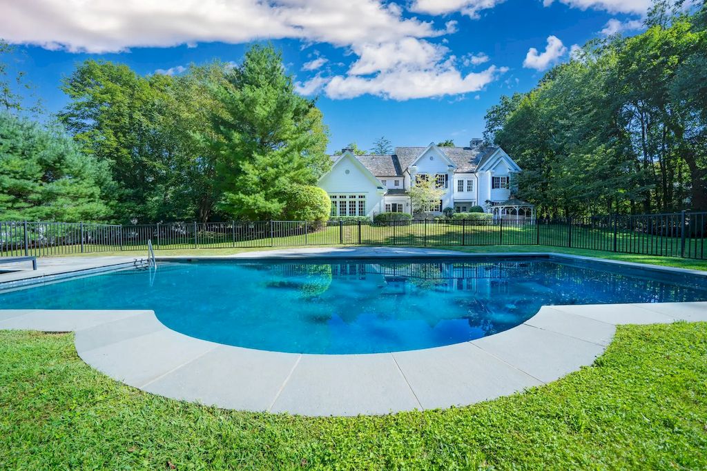 The Home in Connecticut is a luxurious home conveying sophisticated elegance now available for sale. This home located at 62 Brookridge Dr, Greenwich, Connecticut; offering 06 bedrooms and 08 bathrooms with 7,605 square feet of living spaces. 