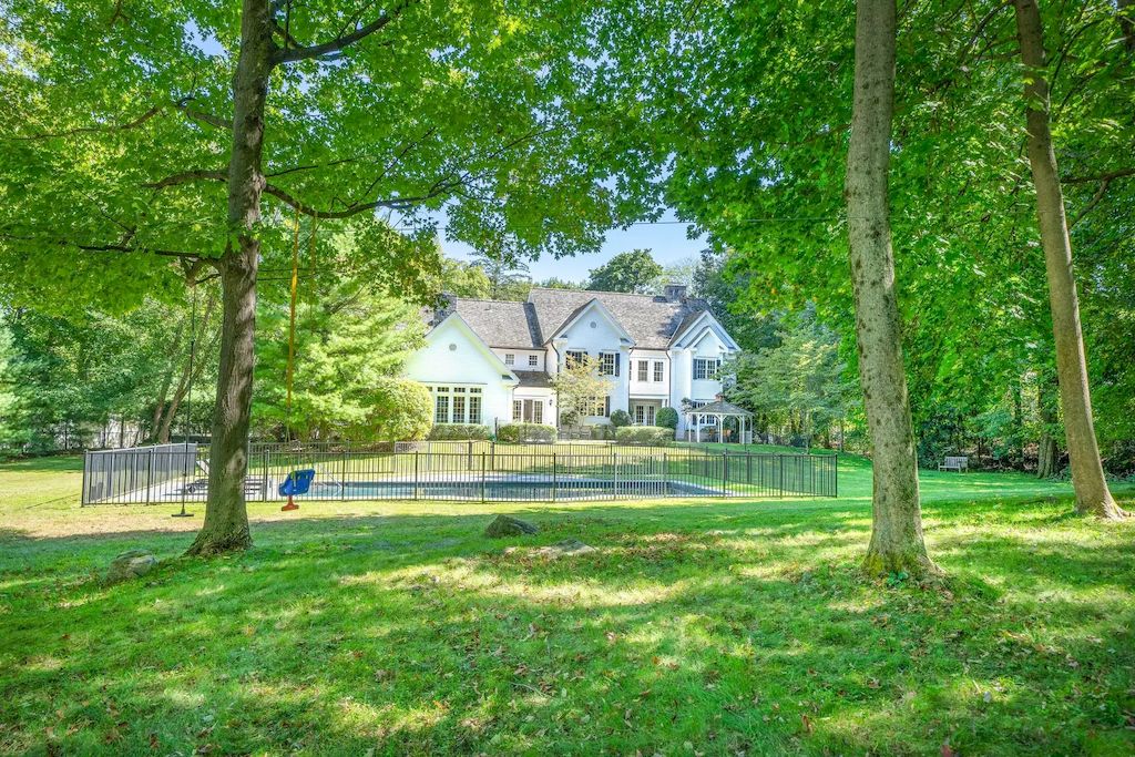 The Home in Connecticut is a luxurious home conveying sophisticated elegance now available for sale. This home located at 62 Brookridge Dr, Greenwich, Connecticut; offering 06 bedrooms and 08 bathrooms with 7,605 square feet of living spaces. 