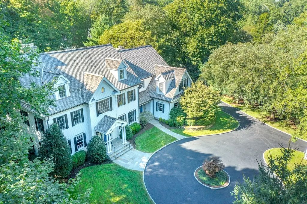 The Home in Connecticut is a luxurious home conveying sophisticated elegance now available for sale. This home located at 62 Brookridge Dr, Greenwich, Connecticut; offering 06 bedrooms and 08 bathrooms with 7,605 square feet of living spaces. 