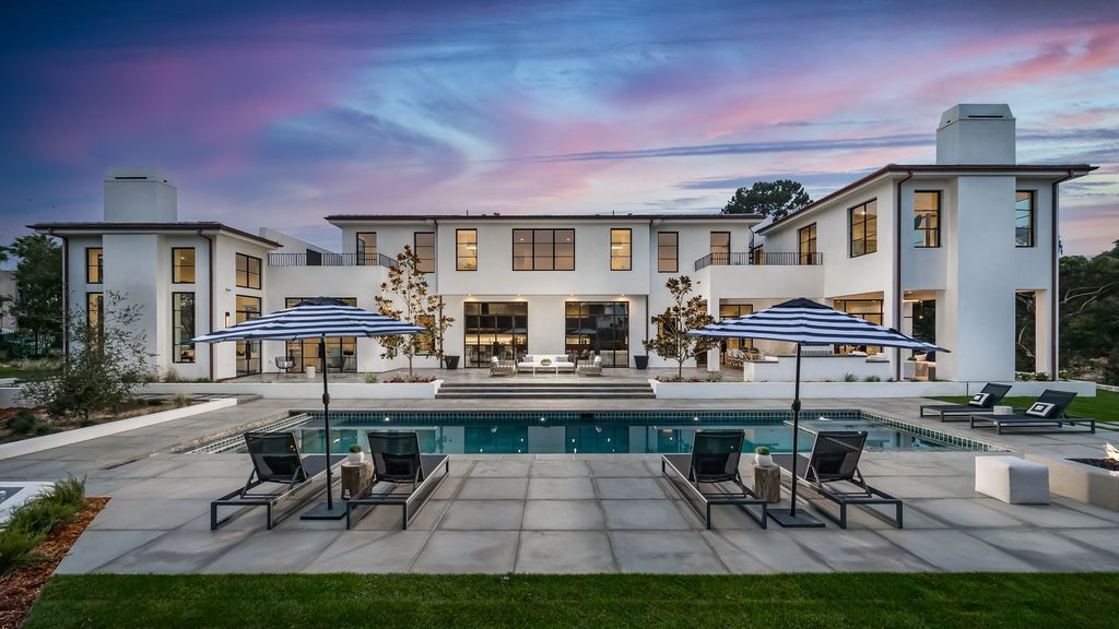 The Home in La Jolla is a fully gated brand new estate is designed for luxe indoor outdoor living now available for sale. This house located at 1781 Colgate Cir, La Jolla, California