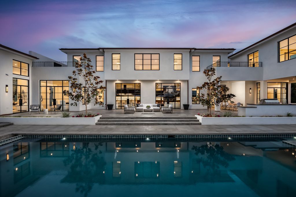 The Home in La Jolla is a fully gated brand new estate is designed for luxe indoor outdoor living now available for sale. This house located at 1781 Colgate Cir, La Jolla, California