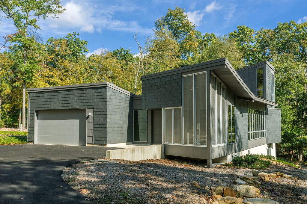 The Selah House, an Environmentally Engaged Home by Duvall Decker