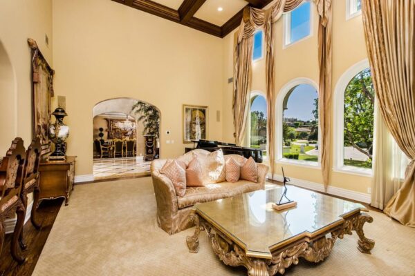 $12.995M Mediterranean Villa in Calabasas has a Stunning 2-Story Entry