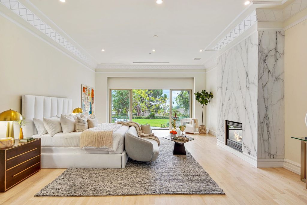 The Beverly Hills Home is a completely private and gated sanctuary was impeccably designed to frame the awe-inspiring city of Los Angeles now available for sale. This house located at 419 Robert Ln, Beverly Hills, California