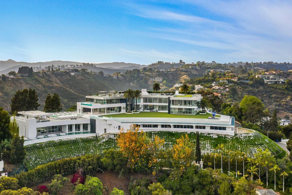 The Los Angeles House is the largest and grandest estate ever built in the urban world with 105,000-square-foot work of art now available for sale. This home located at 944 Airole Way, Los Angeles, California