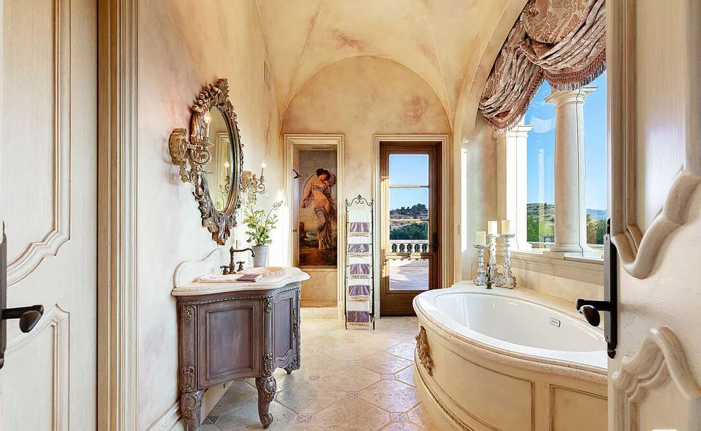 This-2999500-Italian-Villa-in-Calabasas-features-The-Finest-Craftsmanship-and-Design-23