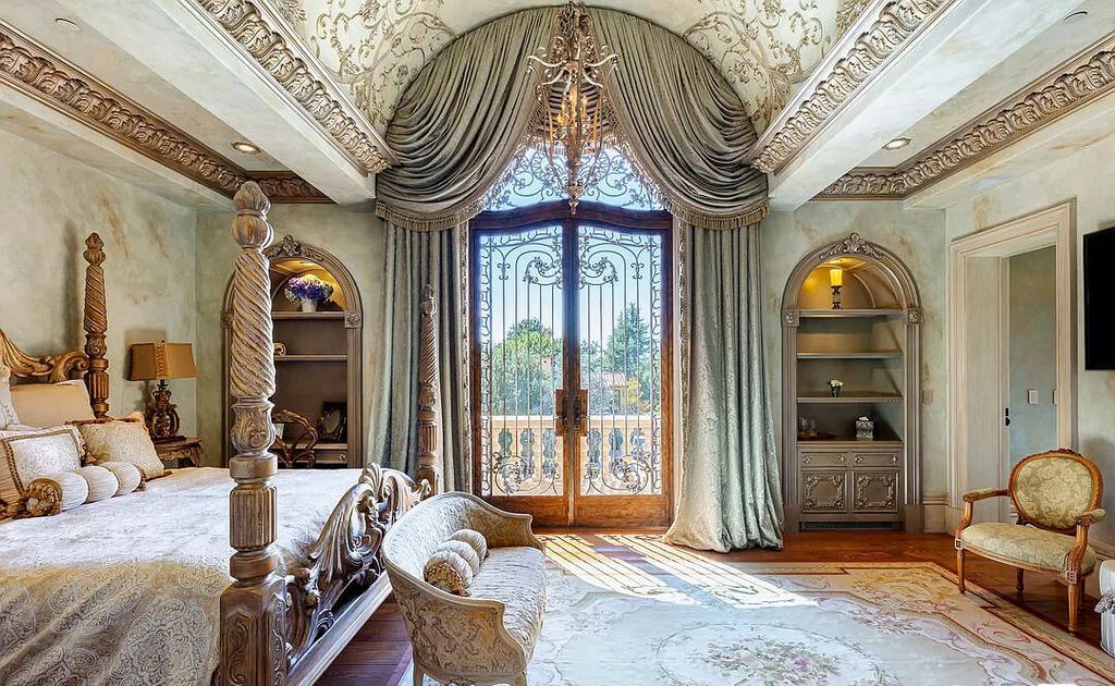 This-2999500-Italian-Villa-in-Calabasas-features-The-Finest-Craftsmanship-and-Design-32