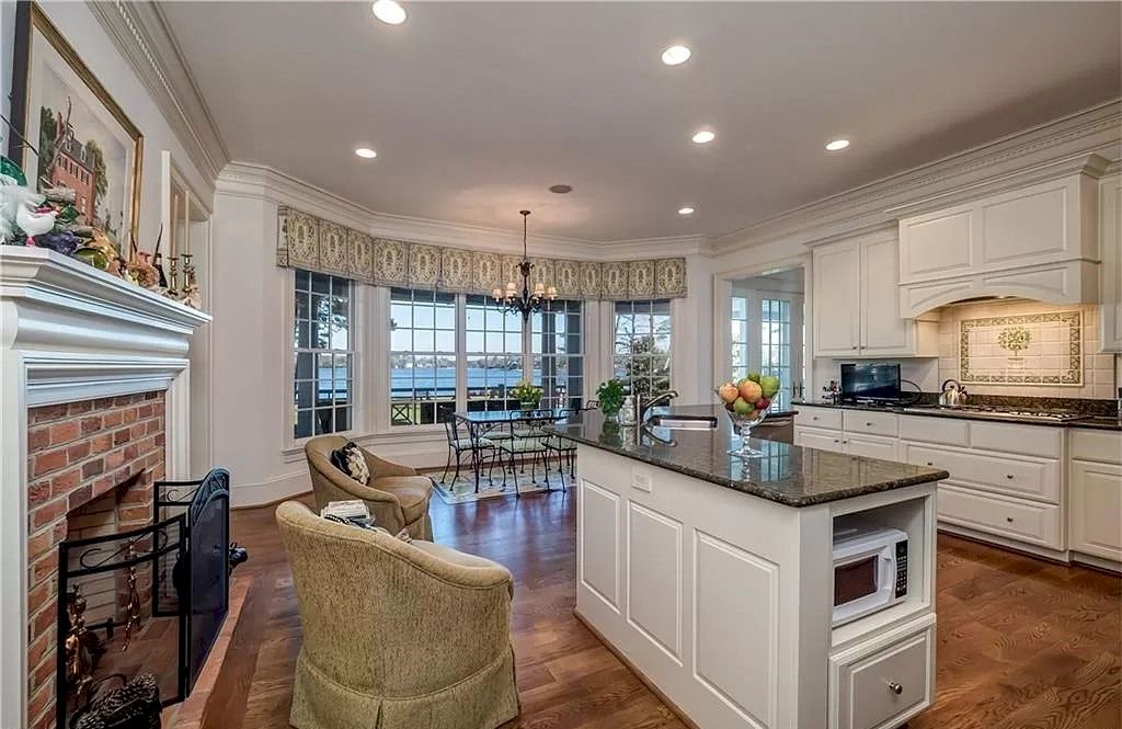 The Home in Virginia is a luxurious home beautifully landscaped and overlooks Linkhorn Bay now available for sale. This home located at 1500 Old Bay Ct, Virginia Beach, Virginia; offering 05 bedrooms and 05 bathrooms with 5,033 square feet of living spaces.