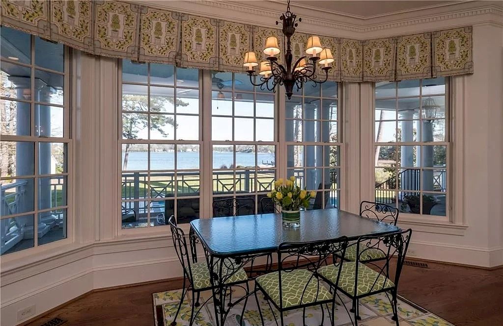 The Home in Virginia is a luxurious home beautifully landscaped and overlooks Linkhorn Bay now available for sale. This home located at 1500 Old Bay Ct, Virginia Beach, Virginia; offering 05 bedrooms and 05 bathrooms with 5,033 square feet of living spaces.