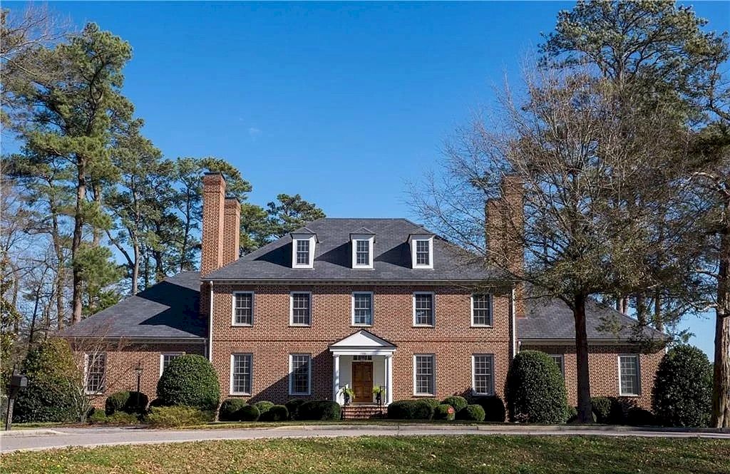 The Home in Virginia is a luxurious home beautifully landscaped and overlooks Linkhorn Bay now available for sale. This home located at 1500 Old Bay Ct, Virginia Beach, Virginia; offering 05 bedrooms and 05 bathrooms with 5,033 square feet of living spaces.