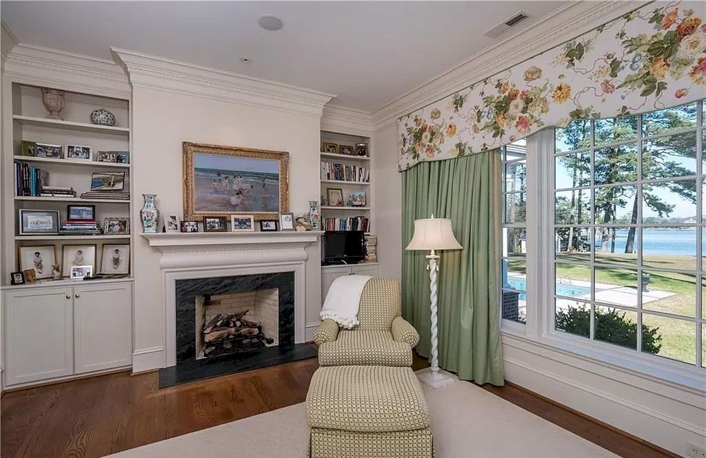 The Home in Virginia is a luxurious home beautifully landscaped and overlooks Linkhorn Bay now available for sale. This home located at 1500 Old Bay Ct, Virginia Beach, Virginia; offering 05 bedrooms and 05 bathrooms with 5,033 square feet of living spaces.