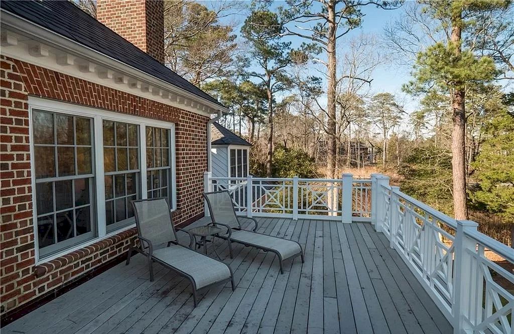 The Home in Virginia is a luxurious home beautifully landscaped and overlooks Linkhorn Bay now available for sale. This home located at 1500 Old Bay Ct, Virginia Beach, Virginia; offering 05 bedrooms and 05 bathrooms with 5,033 square feet of living spaces.