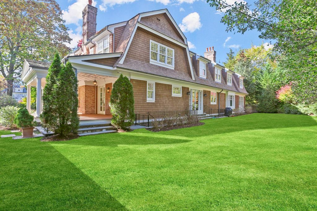 The Home in Connecticut is a luxurious home with gracious formal living and beautiful details throughout now available for sale. This home located at 222 Riverside Ave, Riverside, Connecticut; offering 06 bedrooms and 07 bathrooms with 8,221 square feet of living spaces. 