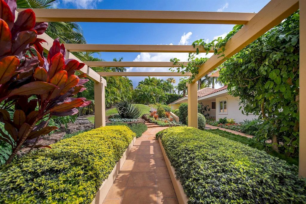 The Home in Hawaii is a luxurious home commanding incredible mountain and ocean views now available for sale. This home located at 135 Kaimanu Pl, Kihei, Hawaii; offering 05 bedrooms and 05 bathrooms with 4,717 square feet of living spaces.