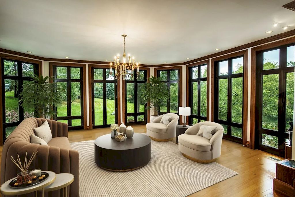 The Home in Connecticut is a luxurious home offering custom designed interiors, enchanting water views, expansive gardens, and so on now available for sale. This home located at 913 Oenoke Rdg, New Canaan, Connecticut; offering 07 bedrooms and 09 bathrooms with 10,824 square feet of living spaces.