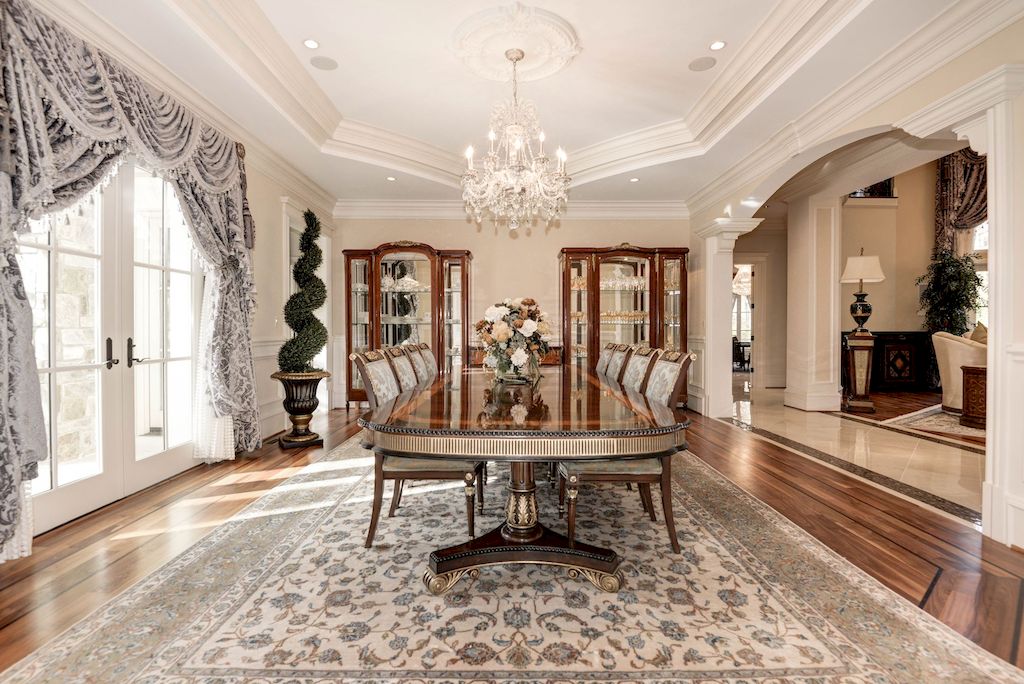 The Home in Virginia is a luxurious home presenting elegance and privacy now available for sale. This home located at 904 Chinquapin Rd, McLean, Virginia; offering 07 bedrooms and 11 bathrooms with 20,000 square feet of living spaces.