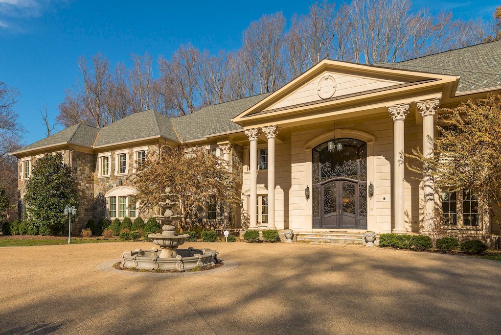 The Home in Virginia is a luxurious home presenting elegance and privacy now available for sale. This home located at 904 Chinquapin Rd, McLean, Virginia; offering 07 bedrooms and 11 bathrooms with 20,000 square feet of living spaces.