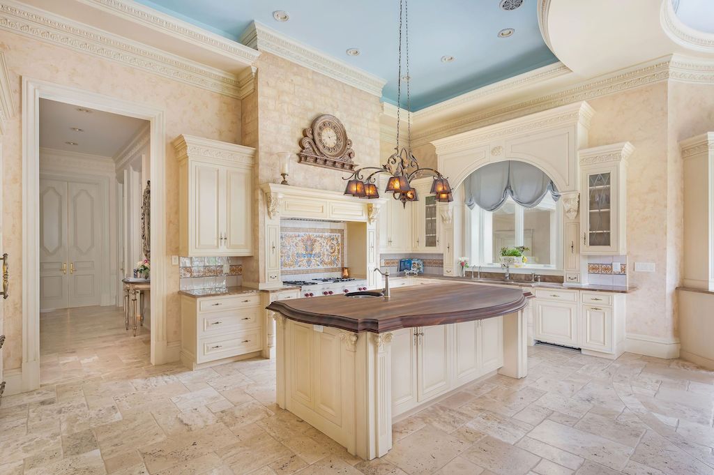 The Home in Maryland is a luxurious home that reminds you of the finest European palaces now available for sale. This home located at 9300 River Rd, Potomac, Maryland; offering 09 bedrooms and 12 bathrooms with 18,900 square feet of living spaces.