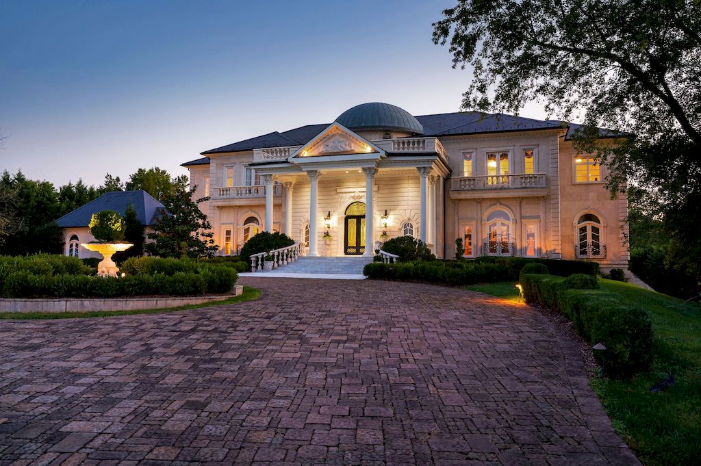 The Home in Maryland is a luxurious home that reminds you of the finest European palaces now available for sale. This home located at 9300 River Rd, Potomac, Maryland; offering 09 bedrooms and 12 bathrooms with 18,900 square feet of living spaces.