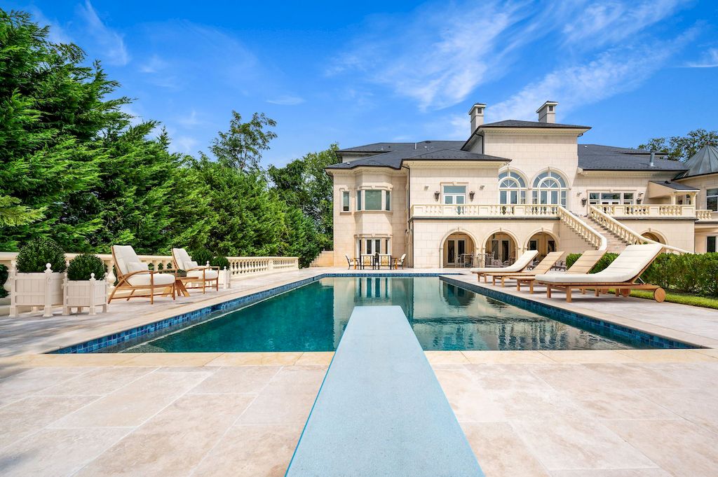 The Home in Maryland is a luxurious home that reminds you of the finest European palaces now available for sale. This home located at 9300 River Rd, Potomac, Maryland; offering 09 bedrooms and 12 bathrooms with 18,900 square feet of living spaces.