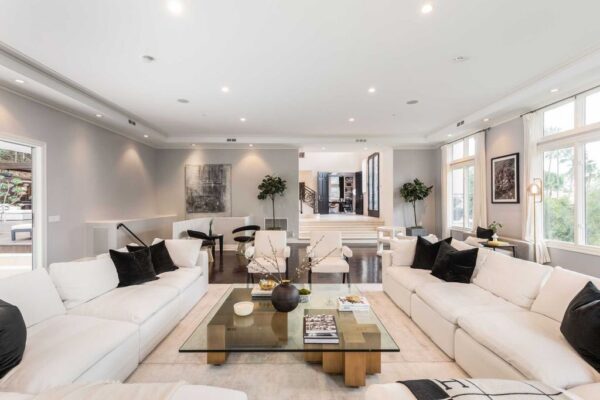 $7.95M Beverly Hills Home with Comfortable Living Spaces is a Paradise