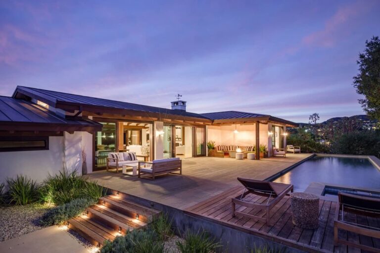 This $7,995,000 One Story Home in Los Angeles has Breathtaking Views from Every Room
