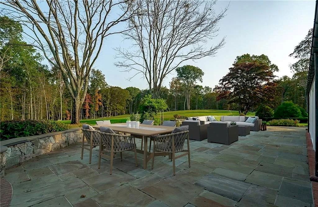 The Home in Connecticut is a luxurious home where every possible amenity at your disposal now available for sale. This home located at 75 & 76 Turtle Back Ln W, New Canaan, Connecticut; offering 08 bedrooms and 11 bathrooms with 14,724 square feet of living spaces. 