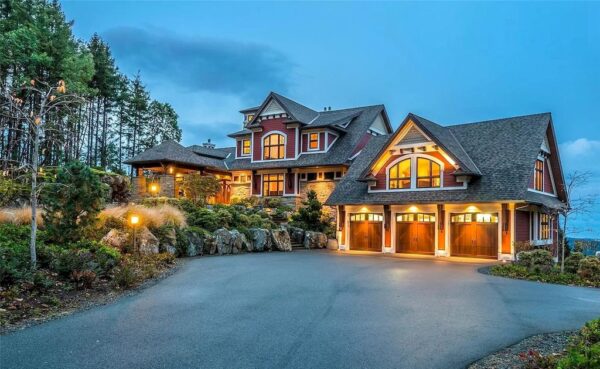 This C$4,199,000 Exquisite Home in Nanaimo is Truly a Serene and Gracious Retreat