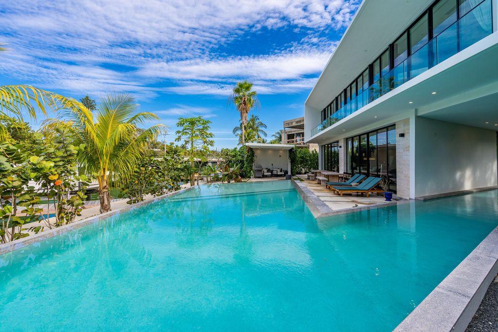 This-Stunning-22000000-New-Construction-Home-in-Miami-Beach-offers-The-Pinnacle-of-Florida-Luxury-Living-26