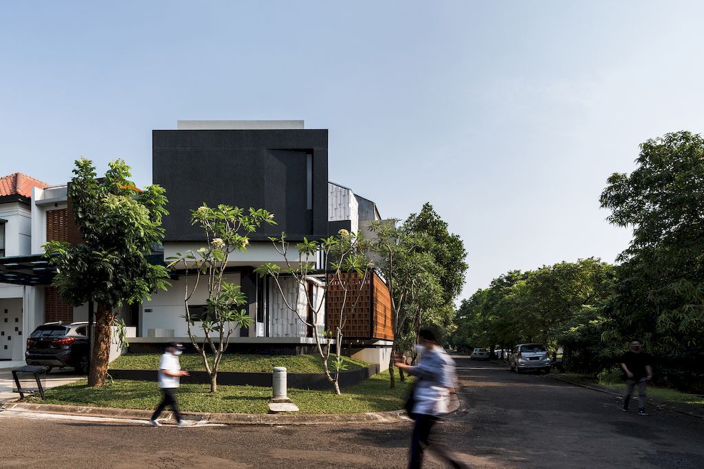 Twisted Detached House, Impressive stunning house by Phidias Indonesia