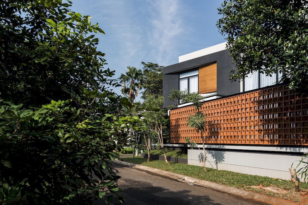 Twisted Detached House, Impressive stunning house by Phidias Indonesia