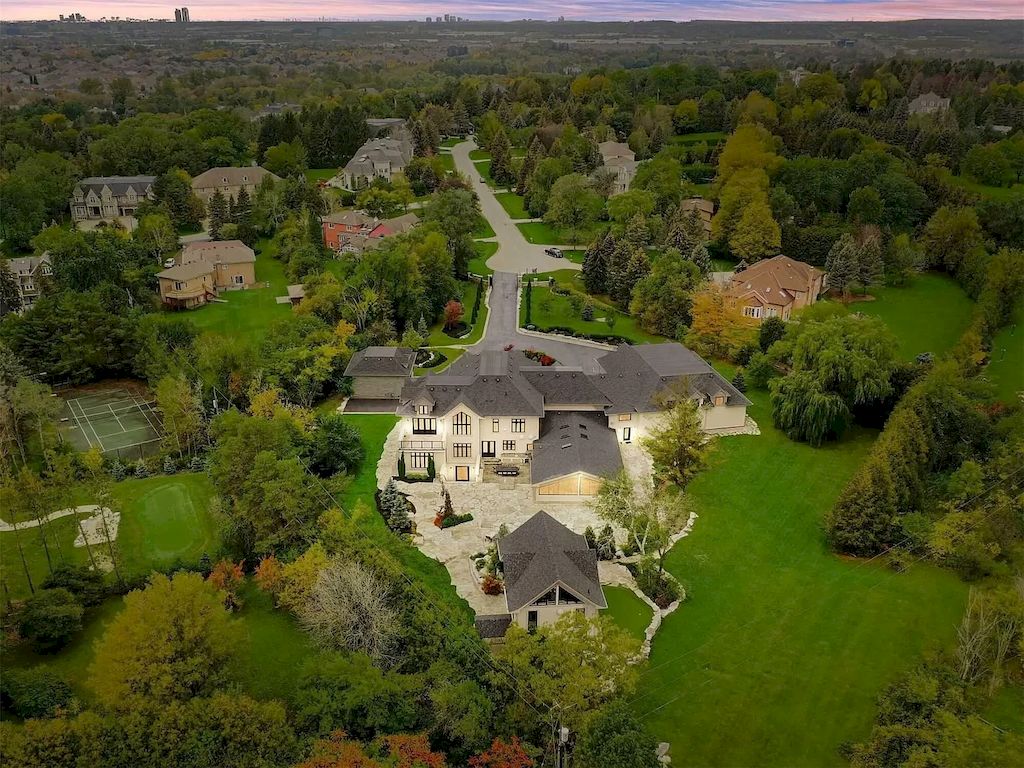 The Estate in Ontario is one-of-a-kind home now available for sale. This home located at 27 Bowes Lyon Ct, Markham, ON L6C 1E5, Canada