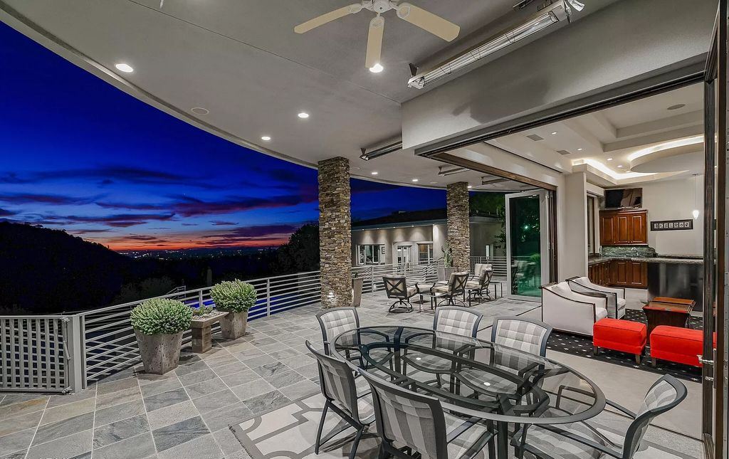 This $6,290,000 Superb House in Arizona overwhelms you with sparkling city light views