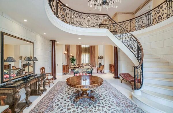 Beautiful and Private home in New York sells for $8,995,000 with ...