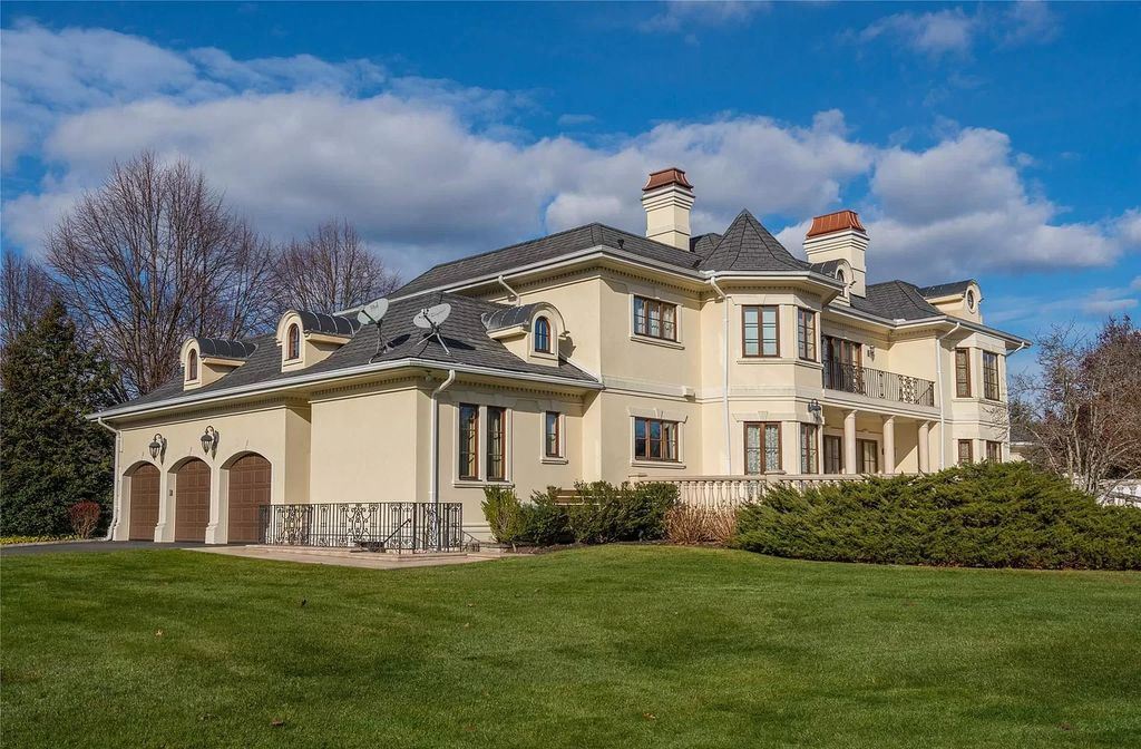 Beautiful and Private home in New York sells for $8,995,000 with Expansive Patios