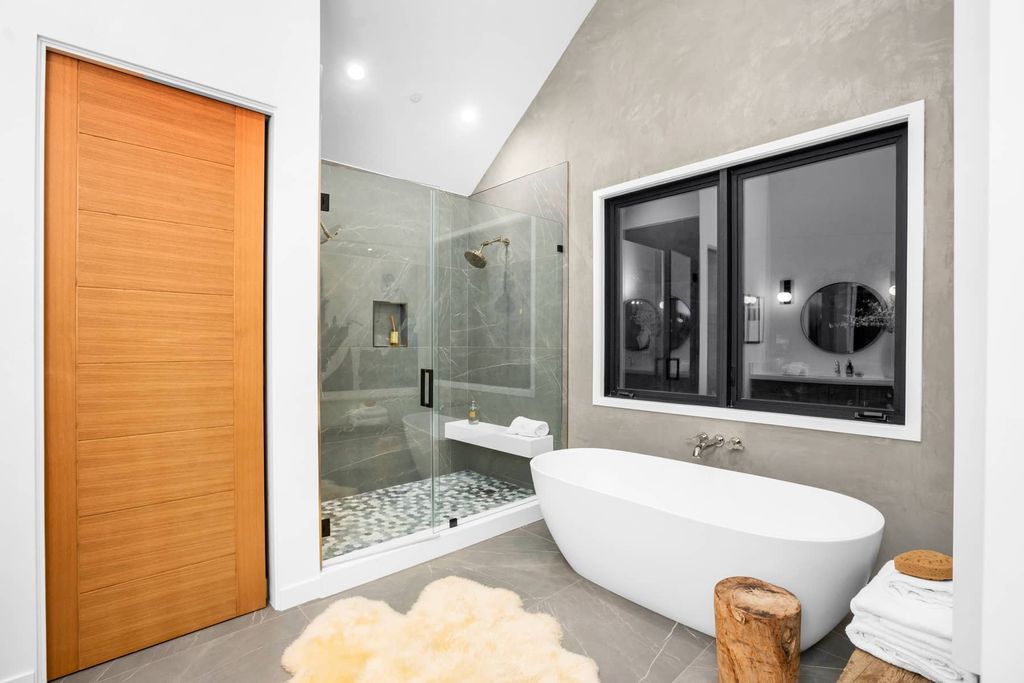 A-Brand-New-Modern-Home-in-Culver-City-with-Outstanding-Craftsmanship-hits-the-Market-for-4350000-26