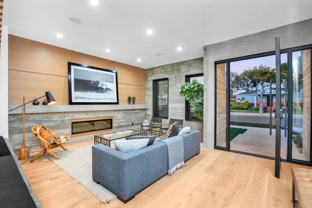 A-Brand-New-Modern-Home-in-Culver-City-with-Outstanding-Craftsmanship-hits-the-Market-for-4350000-8