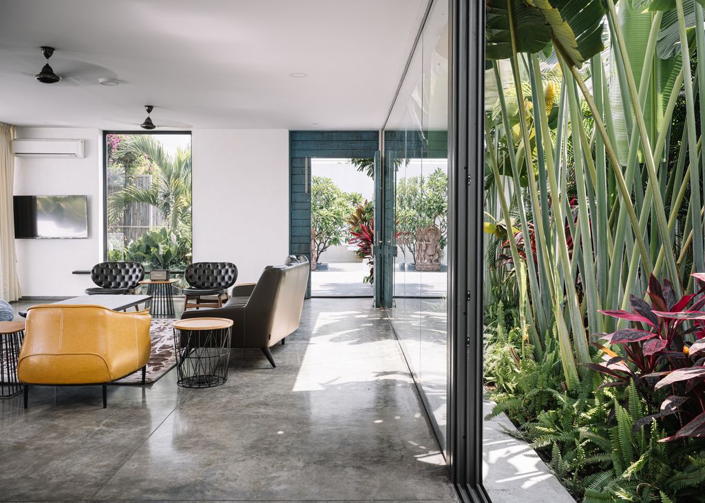 Weekend Getaway House brings the nature living experience SAK Designs