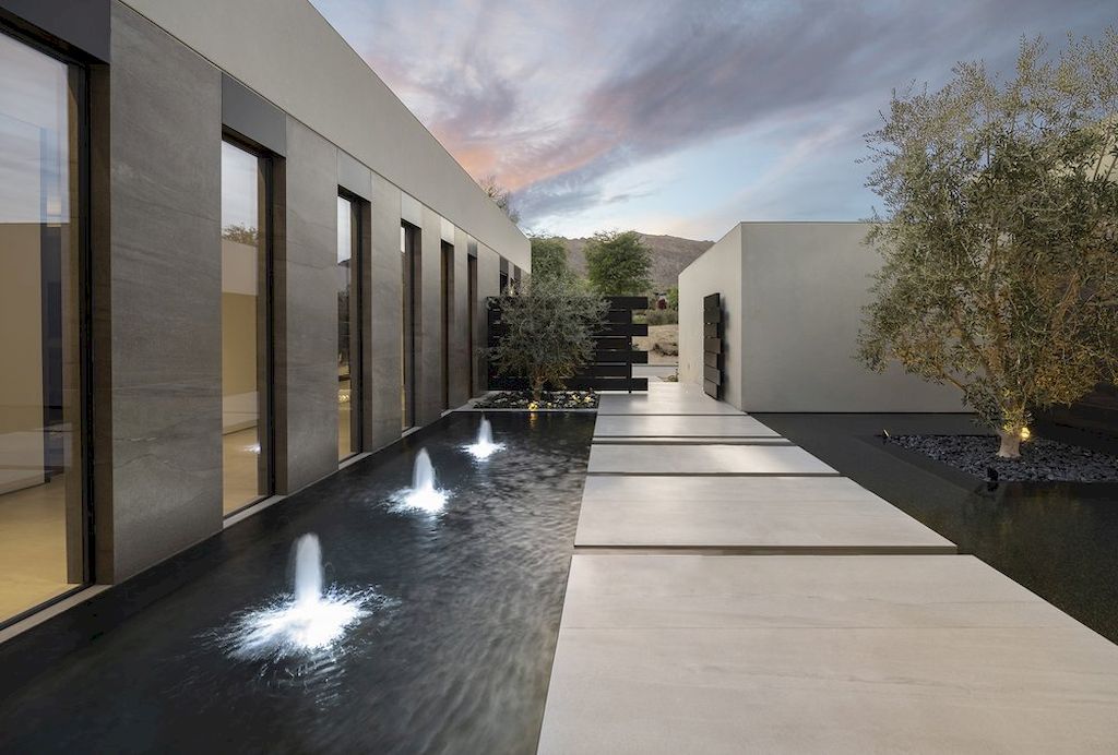 A brand new architectural compound - Bighorn House by Whipple Russell