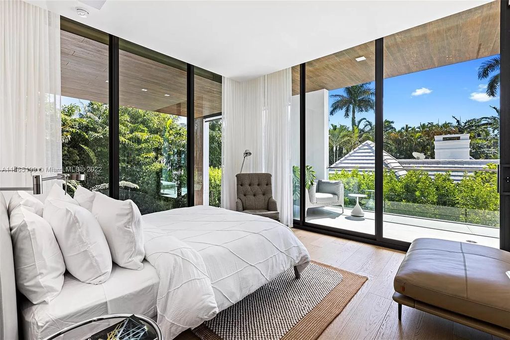An-Award-Winning-New-Modern-Tropical-Villa-in-Miami-Beach-hits-The-Market-for-12500000-28
