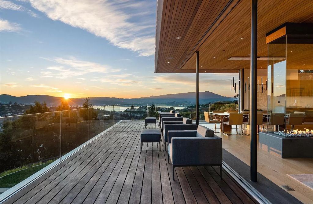 An-Icon-of-Modern-Home-in-Tiburon-boasts-the-Finest-Views-in-the-Bay-Area-Asking-for-16000000-11